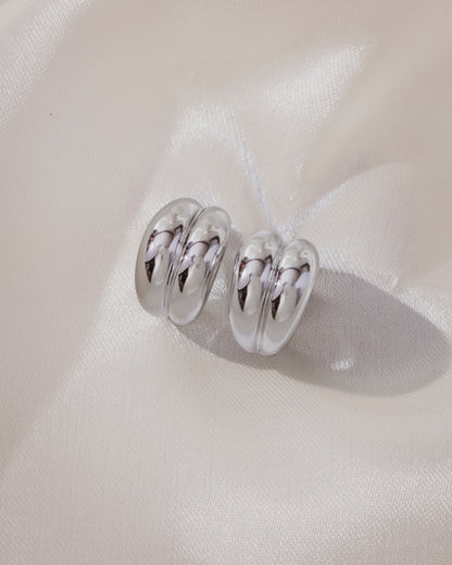 Double trouble layered huggies / silver